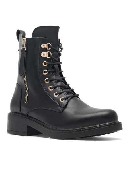 Jenny Fairy Trzewiki WS2622-01 Czarny. Czarne botki damskie Jenny Fairy, z syntetyku, bez obcasa, na płaskiej podeszwie, bez zapięcia. Za 169.99 zł.