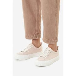 Trampki Roxy. Brązowe trampki damskie Roxy, bez wzorów, bez zapięcia. Za 119.99 zł.