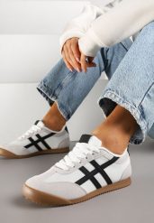 Biało-Czarne Sneakersy w Stylu Kultowych Tenisówek Ilissena. Białe obuwie sportowe damskie Born2be, bez zapięcia, tenisowe. Za 84.99 zł.