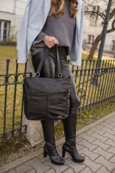 Shopperka skórzana SHE S06 czarna. Czarne torebki klasyczne damskie SHE, ze skóry, bez dodatków. Za 239.99 zł.