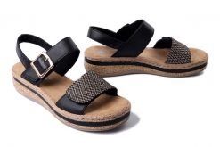 RIEKER V0951-00 black, sandały damskie. Czarne sandały damskie Rieker, bez wzorów, bez obcasa, bez zapięcia. Za 244.93 zł.