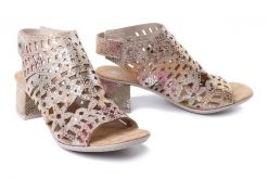 RIEKER 64780-90 multi, sandały damskie. Brązowe sandały damskie Rieker, w ażurowe wzory, bez obcasa, na obcasie, bez zapięcia. Za 239.92 zł.