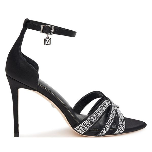 Sandały Marciano Guess. Czarne sandały damskie Marciano Guess, z aplikacjami, bez obcasa, na szpilce, bez zapięcia. Za 989.99 zł.