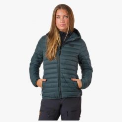 Kurtka outdoor hiking damska Swedemount Lofoten Hood Jacket wodoodporna. Zielone kurtki damskie SWEDEMOUNT, bez wzorów, z puchu, bez kaptura. Za 499.99 zł.