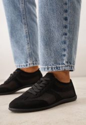 Czarne Sneakersy Typu Tenisówki z Siateczkowymi Wstawkami Corigoria. Czarne obuwie sportowe damskie Born2be, bez wzorów, bez zapięcia. Za 89.99 zł.