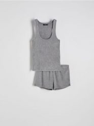 Dwuczęściowa piżama - szary. Szare piżamy damskie Reserved, bez wzorów, z bawełny, bez ramiączek. W wyprzedaży za 65.99 zł.