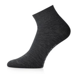Skarpety merino FWE. Szare skarpetki damskie LASTING, bez wzorów, z elastanu. Za 45.20 zł.