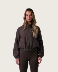 Damska krótka kurtka z pełnym zamkiem, oversize, na siłownię i miasto – brązowy. Brązowe kurtki sportowe damskie AESTHETIC WOLF, m, bez wzorów, z bawełny, bez kaptura. Za 289.99 zł.