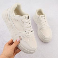 Buty sportowe beżowe Big Star NN274668. Brązowe obuwie sportowe casual damskie Big Star, ze skóry ekologicznej. Za 85.50 zł.