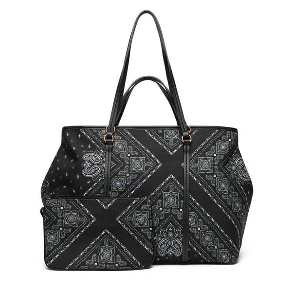 Torebka PINKO. Czarne shopper bag Pinko, bez wzorów, bez dodatków. Za 659.99 zł.