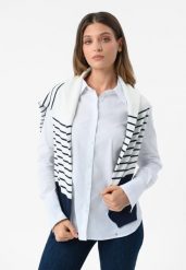 Biała koszula damska K-LIZZY. Białe koszule damskie Volcano, plus size, bez wzorów, z materiału, eleganckie, bez kołnierzyka, plus size, bez ramiączek. Za 129.99 zł.