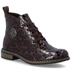 Botki damskie lakierowane kroko brązowe Rieker 71205-25. Brązowe botki damskie Rieker, z lakierowanej skóry, bez obcasa, bez zapięcia. Za 359.00 zł.