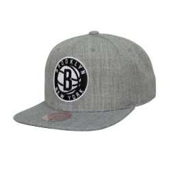 Czapka Brooklyn Nets Team Heather 2.0. Szare czapki z daszkiem damskie Mitchell & Ness, bez wzorów. Za 186.00 zł.