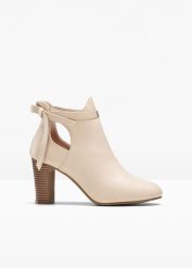 Krótkie botki z wycięciami. Brązowe botki damskie bonprix, bez obcasa, bez zapięcia. Za 139.99 zł.