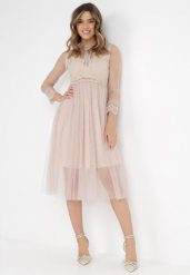 Jasnobeżowa Sukienka Phaerusa. Brązowe sukienki damskie Born2be, z aplikacjami, z koronki, eleganckie, bez ramiączek. Za 189.99 zł.