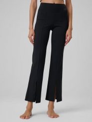 4F Legginsy w kolorze czarnym do jogi rozmiar: M. Czarne legginsy damskie 4F, m, bez wzorów, z materiału. Za 104.95 zł.