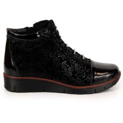 Skórzane botki damskie ocieplane z printem czarne Filippo DBT3179. Czarne botki damskie Filippo, ze skóry, bez obcasa, bez zapięcia. Za 239.99 zł.