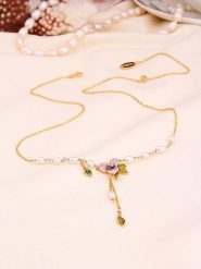 L'Atelier de Gaia Pozłacany naszyjnik z elementami ozdobnymi - dł. 50 cm rozmiar: onesize. Białe naszyjniki damskie L'Atelier de Gaia, z perłą, pozłacane. Za 127.35 zł.