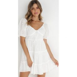 Biała Sukienka Endaea. Białe sukienki damskie Born2be, z aplikacjami, z bawełny, bez ramiączek. Za 219.99 zł.