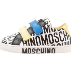 MOSCHINO Tenisówki i Trampki bianco/nero/giallo/bluette. Szare buty sportowe chłopięce MOSCHINO, z materiału. W wyprzedaży za 629.30 zł.