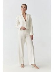 TATUUM Spodnie w kolorze kremowym rozmiar: 40. Brązowe spodnie materiałowe damskie TATUUM, bez wzorów, z materiału. Za 200.13 zł.