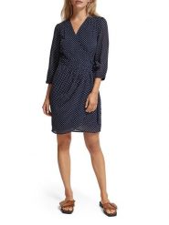 Scotch & Soda Sukienka w kolorze granatowym rozmiar: 42. Niebieskie sukienki damskie Scotch & Soda, bez wzorów, bez ramiączek. Za 162.87 zł.
