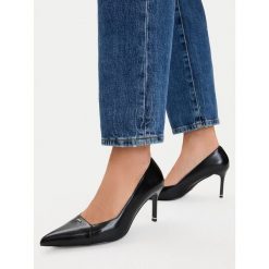 Szpilki MEXX. Czarne szpilki damskie Mexx, bez wzorów, bez obcasa, na szpilce, bez zapięcia. Za 329.99 zł.