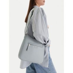 Torebka Lasocki. Niebieskie listonoszki damskie Lasocki, bez wzorów, bez dodatków. Za 149.99 zł.