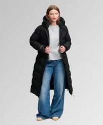 Superdry Płaszcz City Chevron Padded Longline – Czarny. Czarne kurtki damskie Superdry, bez wzorów, z kapturem. Za 817.50 zł.