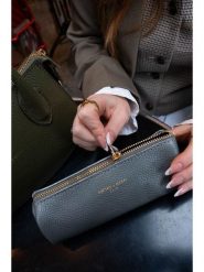 Victor & Hugo Paris Skórzana kosmetyczka "Laya" w kolorze szarym - 20 x 10 x 3 cm rozmiar: onesize. Szare kosmetyczki damskie Victor & Hugo Paris, bez wzorów, z materiału. Za 100.99 zł.