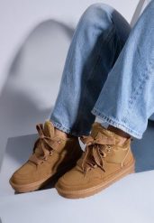 Brązowe Zimowe Sneakersy Vices Stylizowane na Śniegowce z Futerkiem Tennira. Brązowe obuwie sportowe damskie Renee, na zimę, z jeansu, bez zapięcia, trekkingowe. Za 99.99 zł.