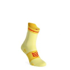 Skarpety biegowe Compressport Pro Racing Socks v4.0 Run High. Żółte skarpetki damskie Compressport, bez wzorów. Za 74.99 zł.