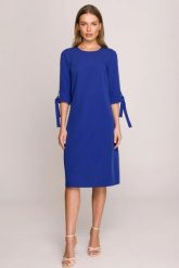 Klasyczna elegancka sukienka trapezowa niebieska. Niebieskie sukienki damskie Stylove, bez wzorów, z materiału, biznesowe, bez ramiączek. Za 299.00 zł.