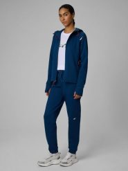 4F Spodnie dresowe joggery damskie - niebieskie XL. Niebieskie spodnie dresowe damskie 4F, uniwersalny, bez wzorów, z dresówki. W wyprzedaży za 119.99 zł.