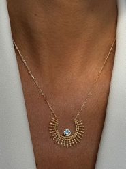 Nomad Pozłacany naszyjnik ze spinelem - dł. 45 cm rozmiar: onesize. Niebieskie naszyjniki damskie Nomad, z spinelem, pozłacane. Za 173.95 zł.