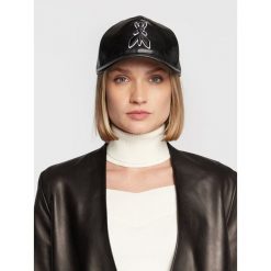 Czapka z daszkiem Patrizia Pepe. Czarne czapki z daszkiem damskie Patrizia Pepe, bez wzorów. Za 299.99 zł.