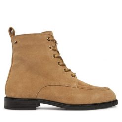 Trzewiki Tommy Hilfiger. Brązowe botki damskie Tommy Hilfiger, bez obcasa, na płaskiej podeszwie, bez zapięcia. Za 649.99 zł.