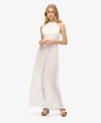 Superdry Haftowany kombinezon z wiskozy-modal – OFF WHITE. Białe kombinezony damskie Superdry, bez wzorów, z bawełny, boho, bez kołnierzyka, bez ramiączek. Za 328.50 zł.