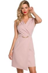 Sukienka żakietowa ołówkowa kopertowa mini bez rękawów pudrowy róż. Czerwone sukienki damskie Sukienki.shop, bez wzorów, eleganckie, bez ramiączek. Za 309.00 zł.