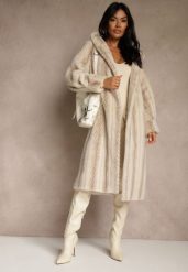 Jasnobeżowy Futrzany Płaszcz z Kapturem Zdobiony Pionowym Wzorem Elrinrahne. Brązowe płaszcze damskie Renee, l, z aplikacjami, z futra, z kapturem. Za 339.99 zł.