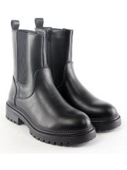 C'M Botki w kolorze czarnym rozmiar: 39. Czarne botki damskie C'M, bez obcasa, bez zapięcia. Za 78.47 zł.