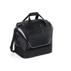 Torba sportowa z kieszeniami Quadra Hardbase. Czarne torby sportowe QUADRA, bez wzorów, z materiału. Za 190.70 zł.