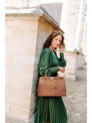 Lia Biassoni Skórzana torebka "Nure" w kolorze jasnobrązowym - 36 x 28 x 18 cm rozmiar: onesize. Brązowe torebki klasyczne damskie Lia Biassoni, z materiału, przez ramię, bez dodatków. Za 304.99 zł.