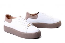 FILIPPO DP7502/26 WH biały, półbuty damskie. Białe półbuty damskie Filippo, bez wzorów, ze skóry, bez obcasa, bez zapięcia. Za 209.90 zł.