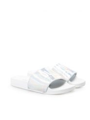 Colmar Klapki "Slipper Lux" | Slipper Lux 608 | Kobieta | Biały, Srebrny. Białe klapki damskie Colmar, bez wzorów, z materiału, bez obcasa, bez zapięcia. W wyprzedaży za 99.00 zł.
