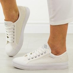 Białe trampki damskie Lee Cooper 3422. Białe obuwie sportowe damskie Lee Cooper, na lato, z jeansu, bez zapięcia, tenisowe. Za 159.00 zł.