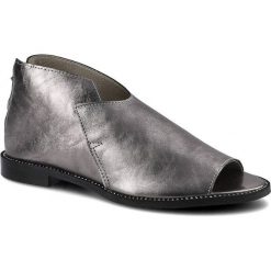 Srebrne Sandały Lamanti Buty Damskie Obuwie. Szare sandały damskie LAMANTI, bez wzorów, ze skóry, bez obcasa, na płaskiej podeszwie, bez zapięcia. Za 269.00 zł.