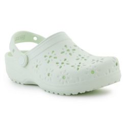 Klapki Crocs Classic Floral Cut Out Clog 210927-3YH zielone. Zielone klapki damskie bez wzorów, bez obcasa, bez zapięcia. Za 360.01 zł.
