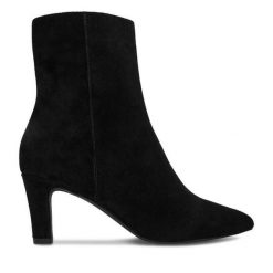 Botki GINO ROSSI. Czarne botki damskie Gino Rossi, bez obcasa, na słupku, bez zapięcia. Za 429.99 zł.