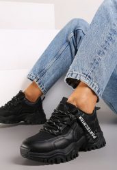 Czarne Sneakersy na Masywnej Podeszwie z Ozdobną Taśmą Razhe. Czarne obuwie sportowe damskie Born2be, bez zapięcia. Za 99.99 zł.